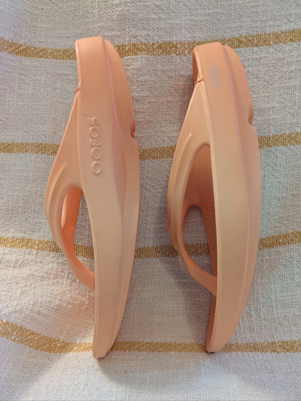 NWOT OOFOS OOlala Sandals Flip Flops Peach 7 - Picture 3 of 7